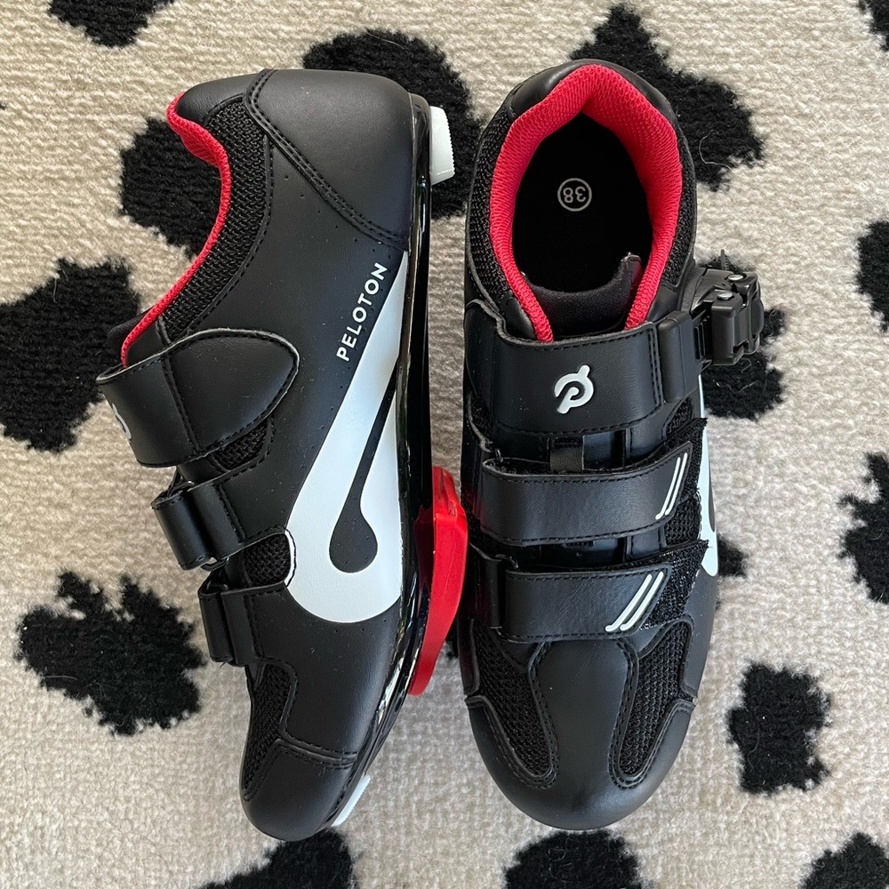 Women’s 38EU/7US Peloton Cycling Spin Shoes